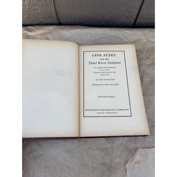 Gene Autry And The Thief River Outlaws Hardcover Book 1944 Western Fiction - Picture 9 of 16
